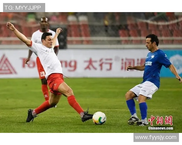 探讨当今足球界的顶尖明星及其背后的传奇故事